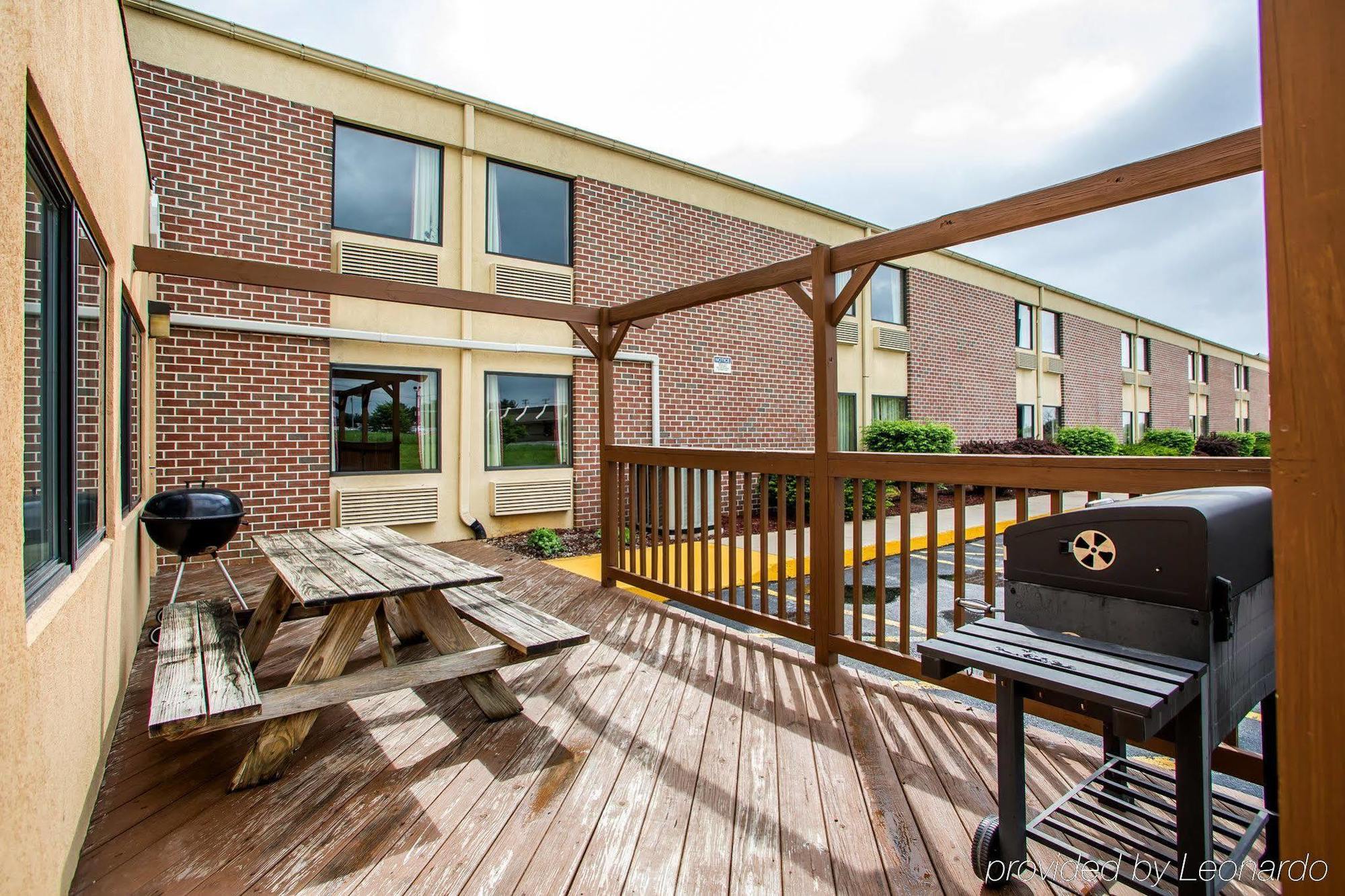 Hotel Super 8 By Wyndham Chambersburg I-81 Exterior foto